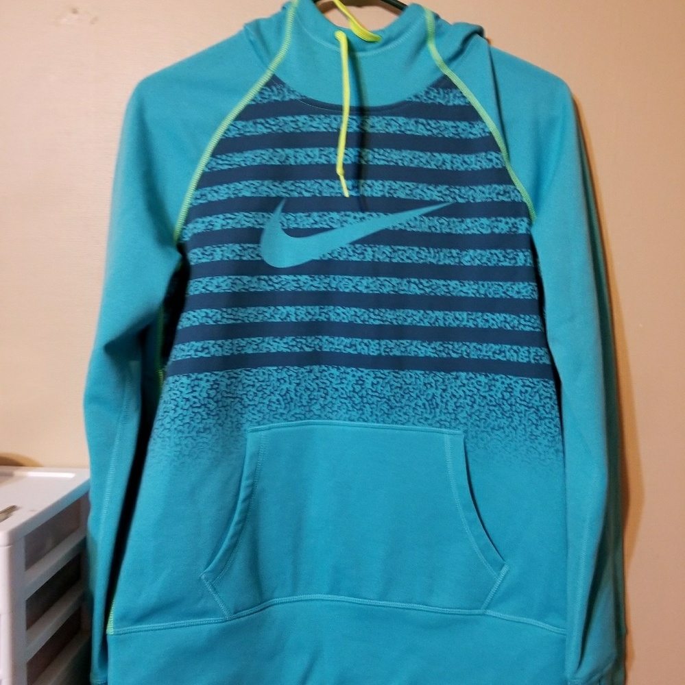 Nike therma-fit hoodie